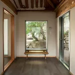 Side Hanok Residence
