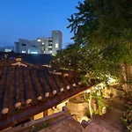 Side Hanok Residence