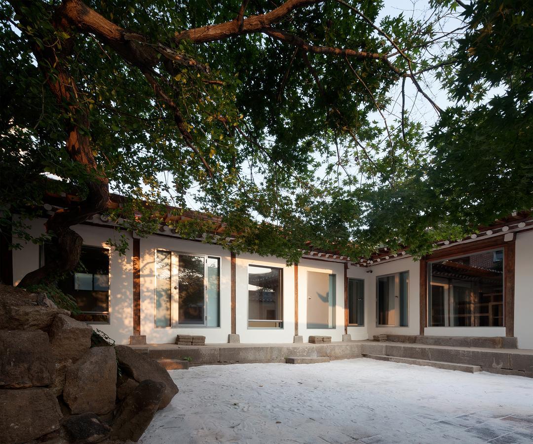 Side Hanok 2*