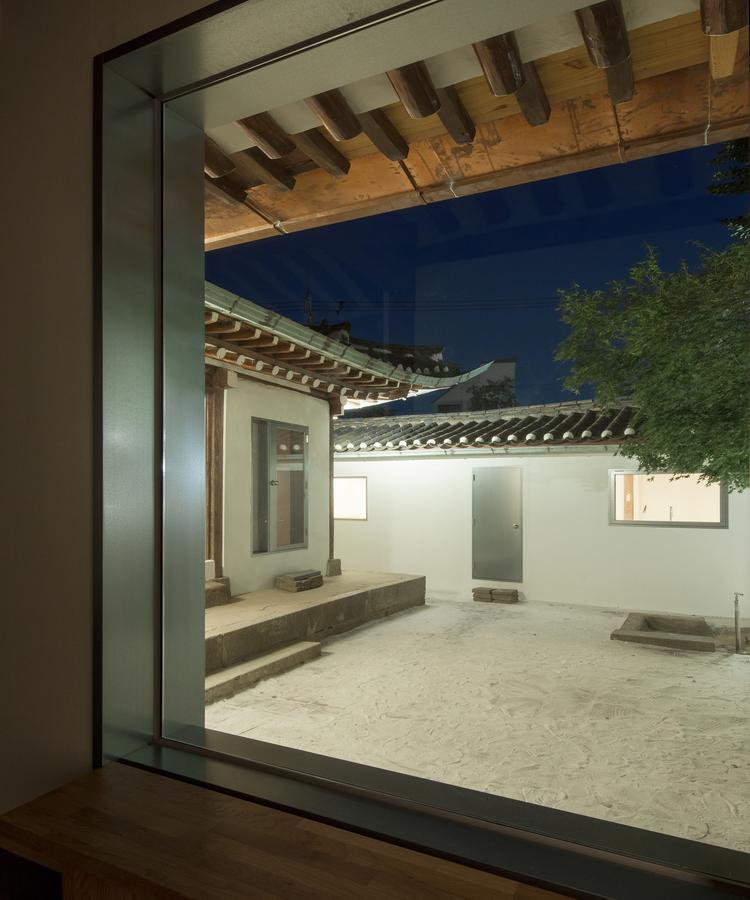Side Hanok Hotel