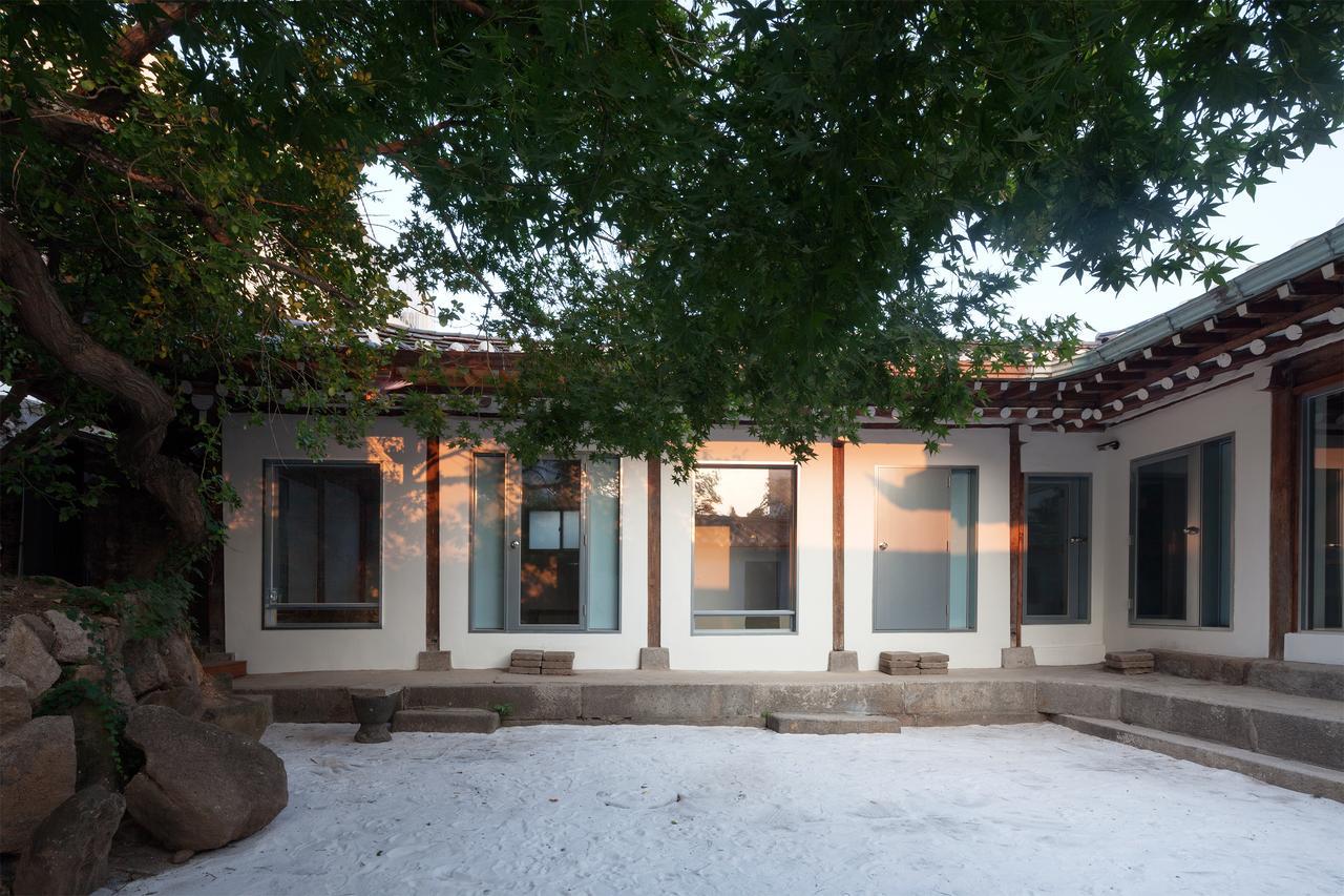 Side Hanok
