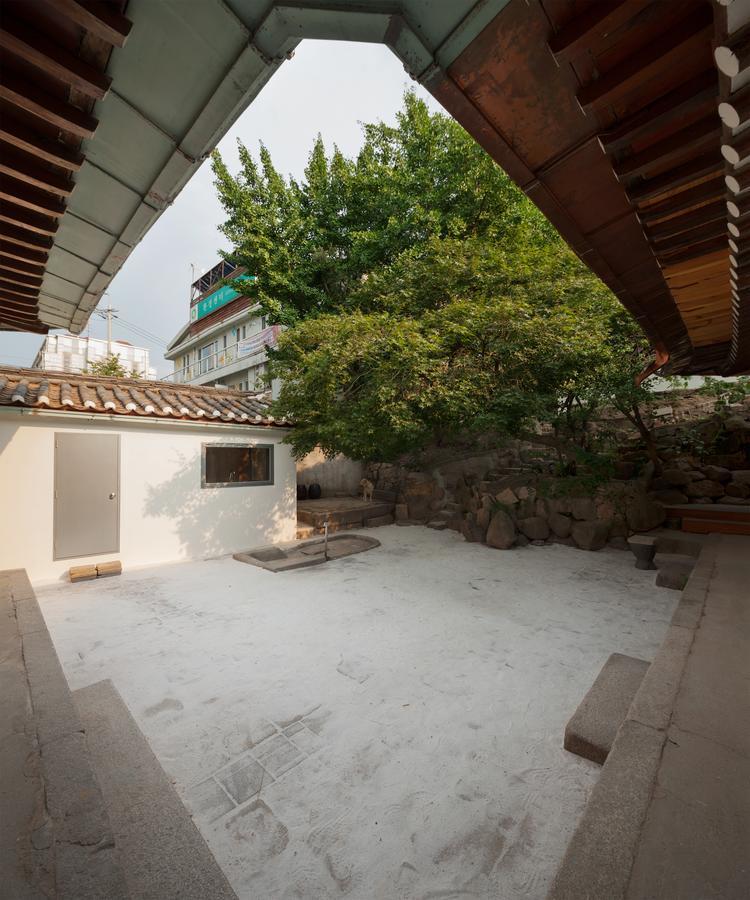 Side Hanok