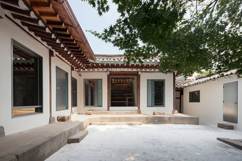 Side Hanok